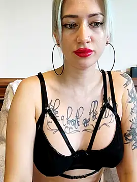 Snapshot of Fuck-Gina chatting on November 11, 2025, 10:26 am Fuck-Gina online show from November 11, 2025, 10:26 am