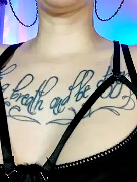 Snapshot of Fuck-Gina chatting on November 13, 2025, 4:33 am Fuck-Gina online show from November 13, 2025, 4:33 am