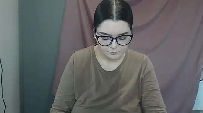 ohhhMie online show from February 15, 2025, 5:07 pm