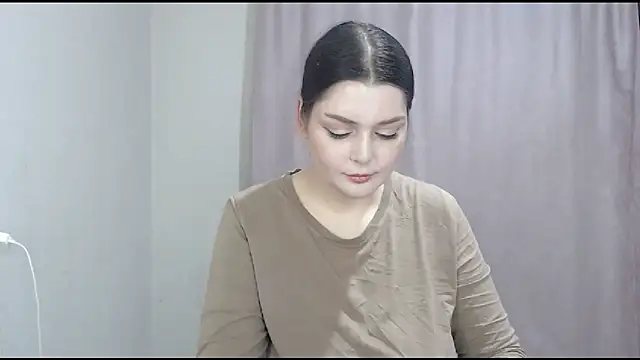 ohhhMie online show from November 30, 2025, 3:49 pm