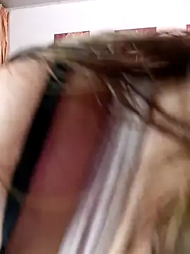 CristalRays online show from March 9, 2026, 10:25 pm