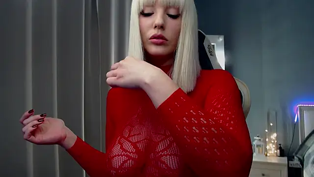 Snapshot of Queensy_Sins chatting on January 31, 2025, 4:06 pm Queensy Sins online show from January 31, 2025, 4:06 pm