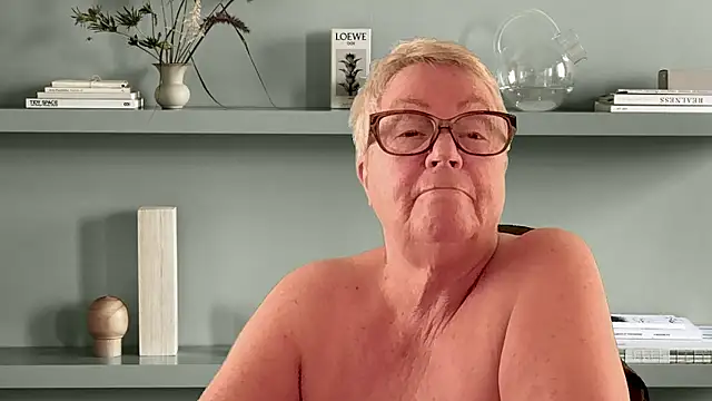 Snapshot of GrannyChrissy68 chatting on March 20, 2026, 4:23 pm GrannyChrissy68 online show from March 20, 2026, 4:23 pm