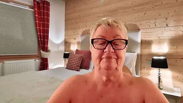 Snapshot of GrannyChrissy68 chatting on March 31, 2026, 1:33 pm GrannyChrissy68 online show from March 31, 2026, 1:33 pm