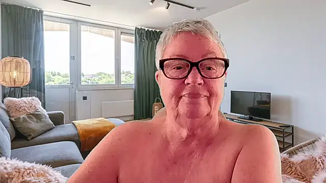 Snapshot of GrannyChrissy68 chatting on April 18, 2026, 12:42 pm GrannyChrissy68 online show from April 18, 2026, 12:42 pm