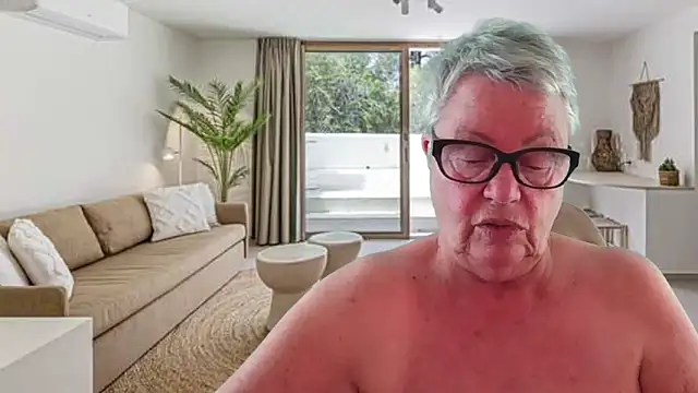 Snapshot of GrannyChrissy68 chatting on April 28, 2026, 2:44 pm GrannyChrissy68 online show from April 28, 2026, 2:44 pm