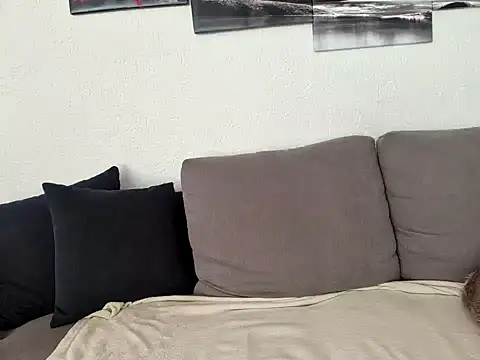 Snapshot of RubyRubin chatting on February 1, 2025, 2:13 pm RubyRubin online show from February 1, 2025, 2:13 pm