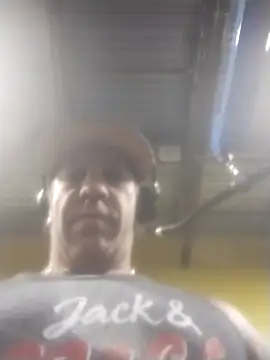 trucker1979 online show from November 22, 2025, 9:52 am