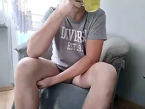 grzes19763 online show from February 13, 2025, 12:32 pm