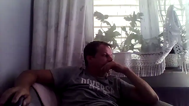 Snapshot of grzes19763 chatting on July 18, 2026, 10:41 am grzes19763 online show from July 18, 2026, 10:41 am