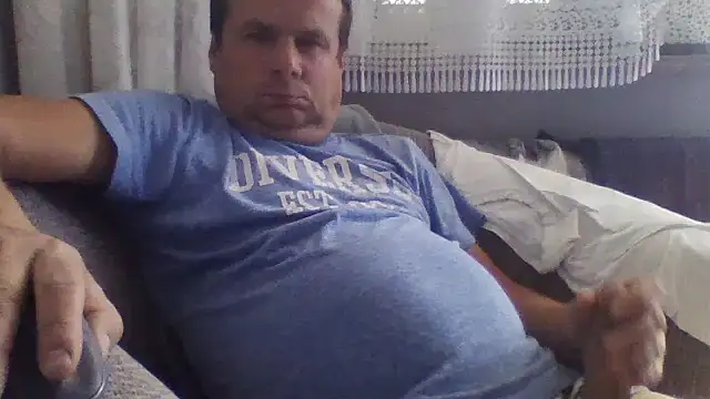 Snapshot of grzes19763 chatting on July 25, 2026, 2:47 pm grzes19763 online show from July 25, 2026, 2:47 pm