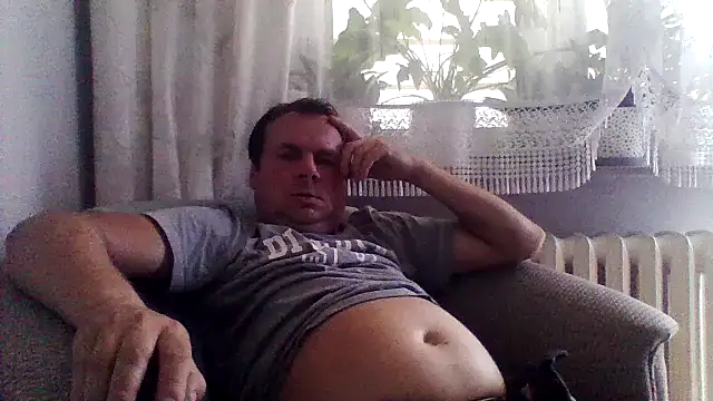 Snapshot of grzes19763 chatting on July 30, 2026, 3:11 pm grzes19763 online show from July 30, 2026, 3:11 pm
