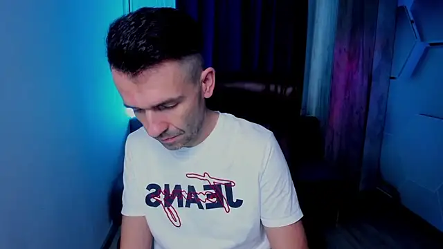 SteveTiger online show from November 5, 2025, 12:05 pm