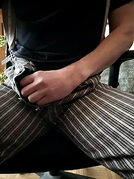 Snapshot of Justforoneday chatting on November 25, 2025, 12:27 pm Justforoneday online show from November 25, 2025, 12:27 pm