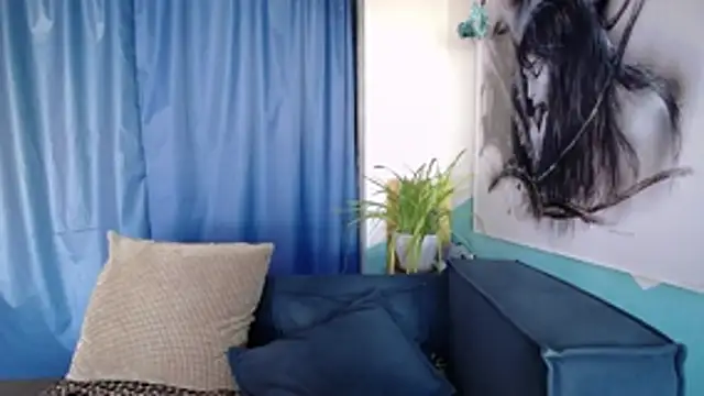 Snapshot of cornflower_mm chatting on April 28, 2026, 1:37 am cornflower mm online show from April 28, 2026, 1:37 am