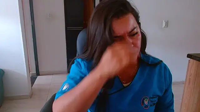 Ixchel Anaid online show from April 7, 2026, 6:41 pm