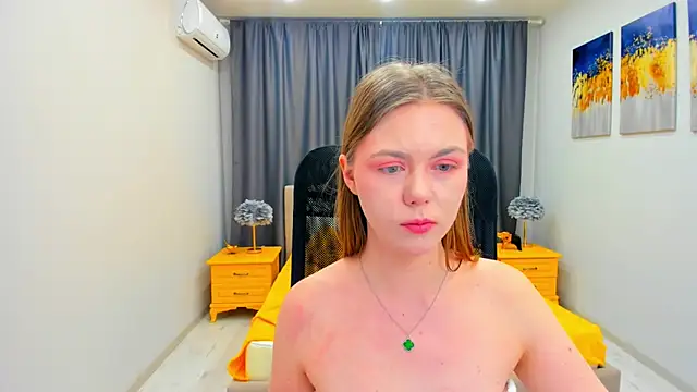 Snapshot of Strawberrye chatting on January 25, 2025, 9:36 am Strawberrye online show from January 25, 2025, 9:36 am