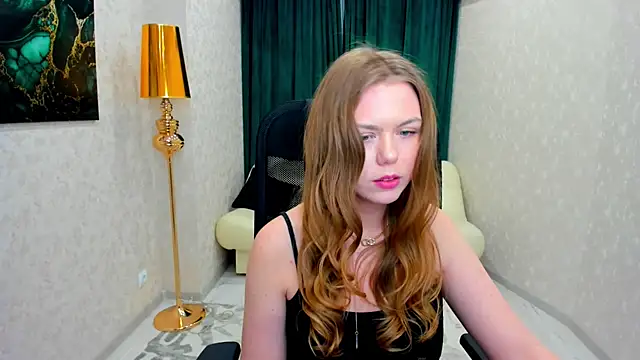 Snapshot of Strawberrye chatting on February 7, 2025, 9:47 am Strawberrye online show from February 7, 2025, 9:47 am