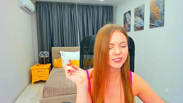 Snapshot of Strawberrye chatting on March 3, 2025, 6:44 pm Strawberrye online show from March 3, 2025, 6:44 pm