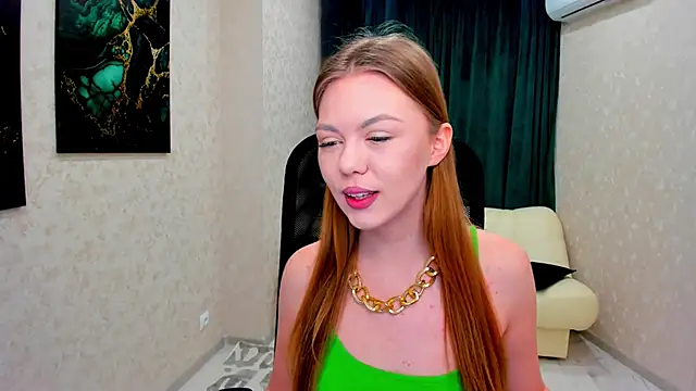 Snapshot of Strawberrye chatting on March 12, 2025, 3:35 am Strawberrye online show from March 12, 2025, 3:35 am