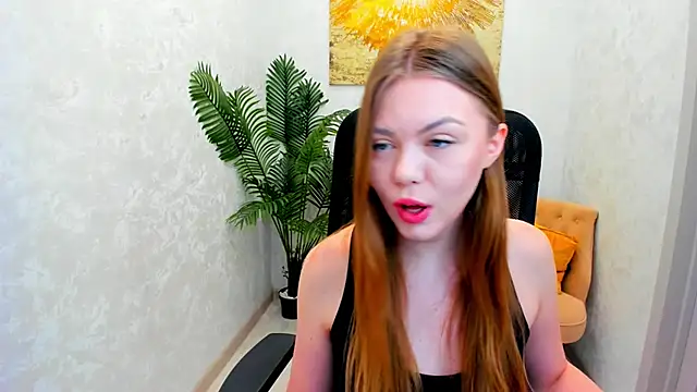 Snapshot of Strawberrye chatting on March 22, 2025, 11:42 am Strawberrye online show from March 22, 2025, 11:42 am