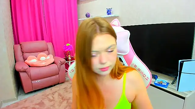 Snapshot of Strawberrye chatting on September 12, 2025, 3:28 am Strawberrye online show from September 12, 2025, 3:28 am