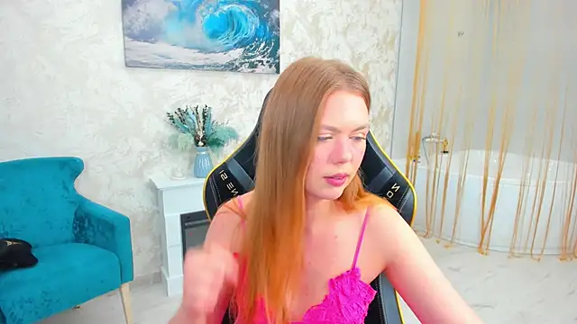 Snapshot of Strawberrye chatting on October 4, 2025, 3:26 am Strawberrye online show from October 4, 2025, 3:26 am