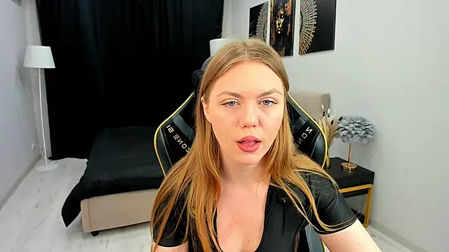 Snapshot of Strawberrye chatting on November 26, 2025, 3:29 am Strawberrye online show from November 26, 2025, 3:29 am