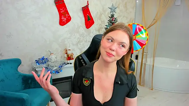 Snapshot of Strawberrye chatting on December 21, 2025, 3:35 am Strawberrye online show from December 21, 2025, 3:35 am