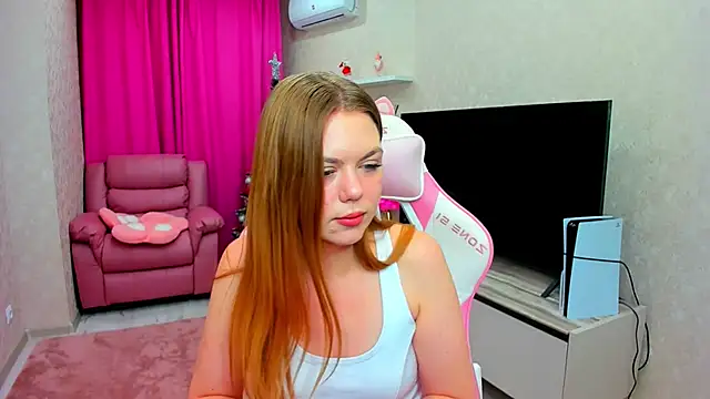 Snapshot of Strawberrye chatting on January 6, 2026, 3:32 am Strawberrye online show from January 6, 2026, 3:32 am