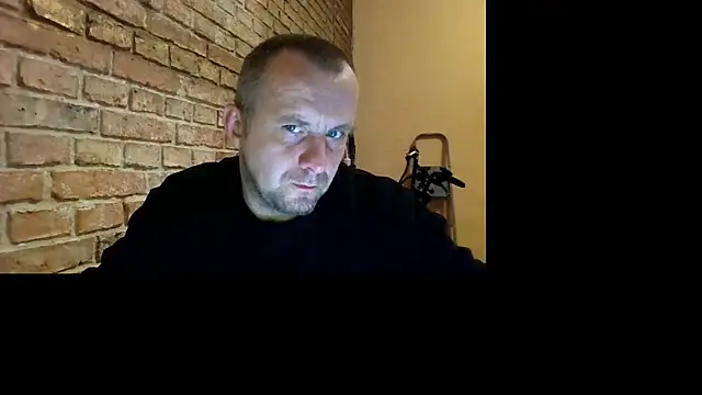 MrWhitePL online show from November 3, 2025, 6:31 pm