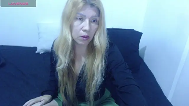 Dulce-Bella online show from January 12, 2026, 7:41 pm