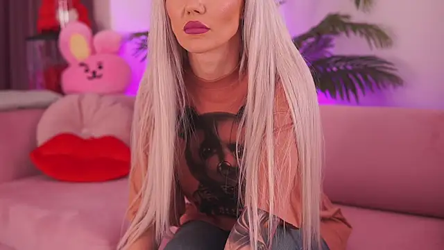 Snapshot of fallingangel chatting on February 5, 2025, 4:14 pm fallingangel online show from February 5, 2025, 4:14 pm