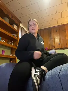 Snapshot of jaseyrae chatting on December 18, 2024, 4:49 pm jaseyrae online show from December 18, 2024, 4:49 pm