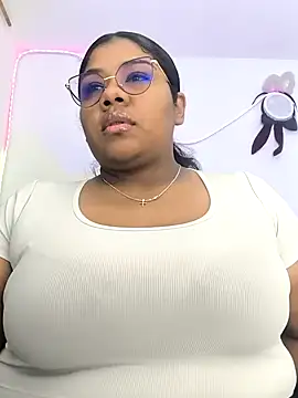 paola091 online show from November 28, 2025, 12:02 am