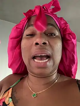 CurvyDesire1 online show from March 9, 2025, 2:32 pm