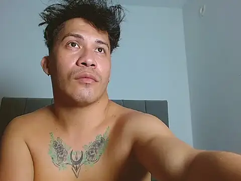 boyhot23x online show from July 19, 2026, 9:07 pm