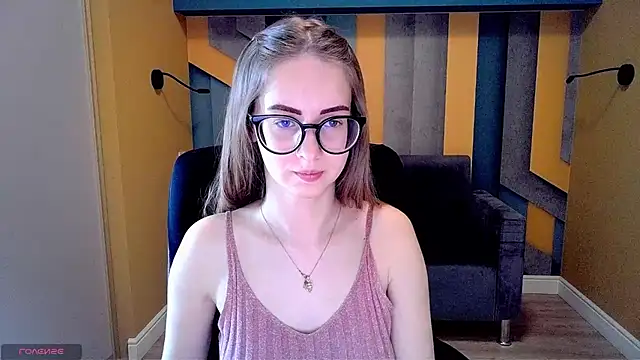 AliceAdams online show from March 8, 2025, 8:22 am