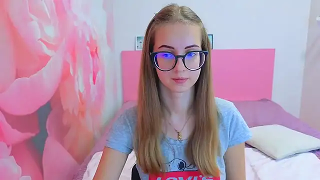 AliceAdams online show from November 15, 2025, 8:33 am