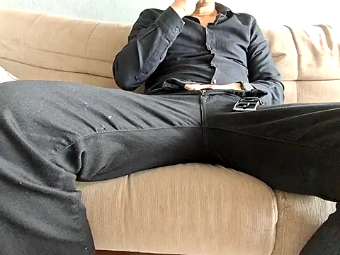 praqun2021 online show from March 23, 2026, 2:10 pm