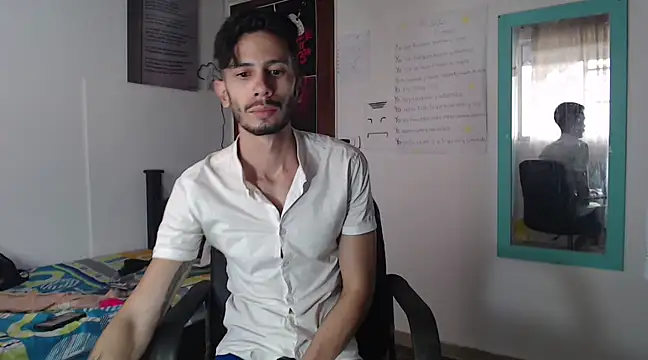 Snapshot of alisterxxx chatting on March 13, 2025, 8:22 pm alisterxxx online show from March 13, 2025, 8:22 pm