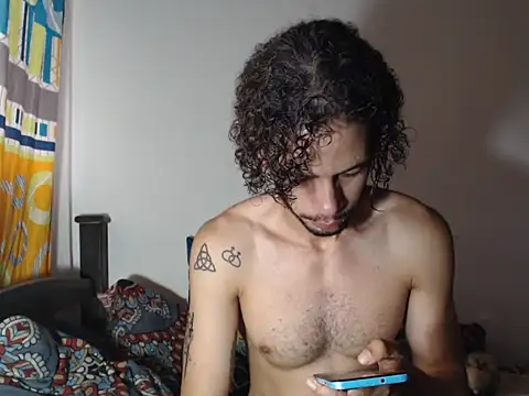 Snapshot of alisterxxx chatting on September 28, 2025, 11:59 am alisterxxx online show from September 28, 2025, 11:59 am