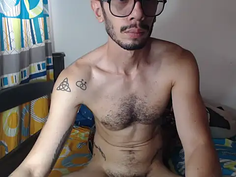 Snapshot of alisterxxx chatting on November 14, 2025, 3:55 pm alisterxxx online show from November 14, 2025, 3:55 pm