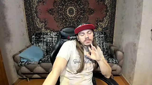 Marrymepls online show from March 5, 2025, 8:10 pm