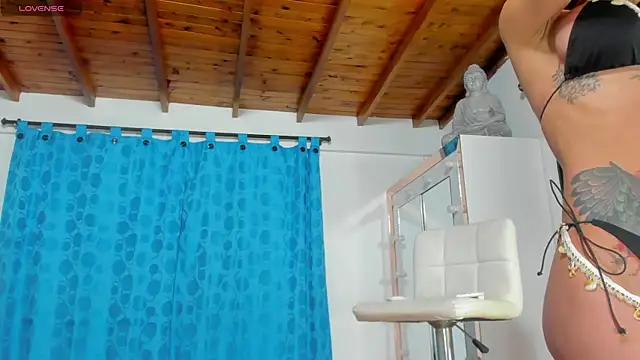 Snapshot of emily_hornett chatting on April 7, 2026, 2:23 am emily hornett online show from April 7, 2026, 2:23 am