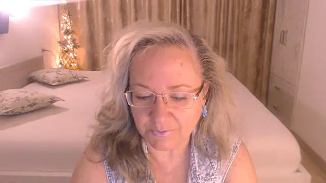 Snapshot of Raisshy chatting on May 7, 2026, 3:56 am Raisshy online show from May 7, 2026, 3:56 am