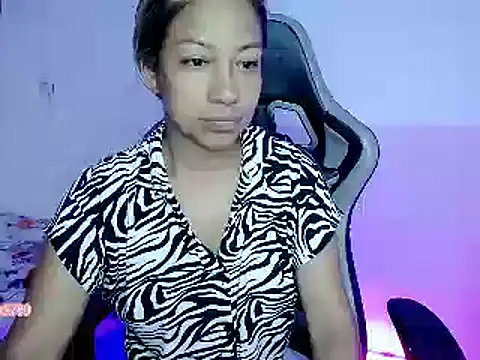 ninatiny online show from December 7, 2024, 11:51 am