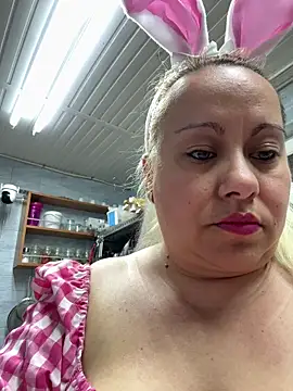 SabinaSweety online show from April 4, 2026, 3:42 pm