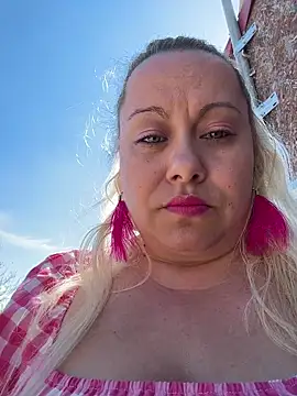 SabinaSweety online show from April 5, 2026, 11:40 am