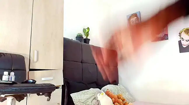 Snapshot of queenaliice chatting on March 8, 2025, 5:54 pm queenaliice online show from March 8, 2025, 5:54 pm